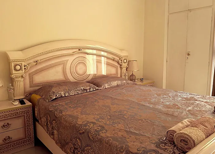 Apollonion Luxury Apartment Near The Metro Station